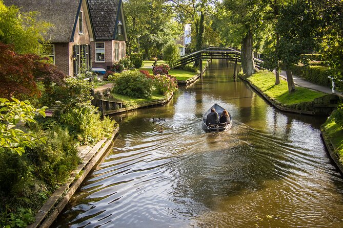 Zaanse Schans Giethoorn Private Tour from Amsterdam Canal Cruise - Who should book this outing?